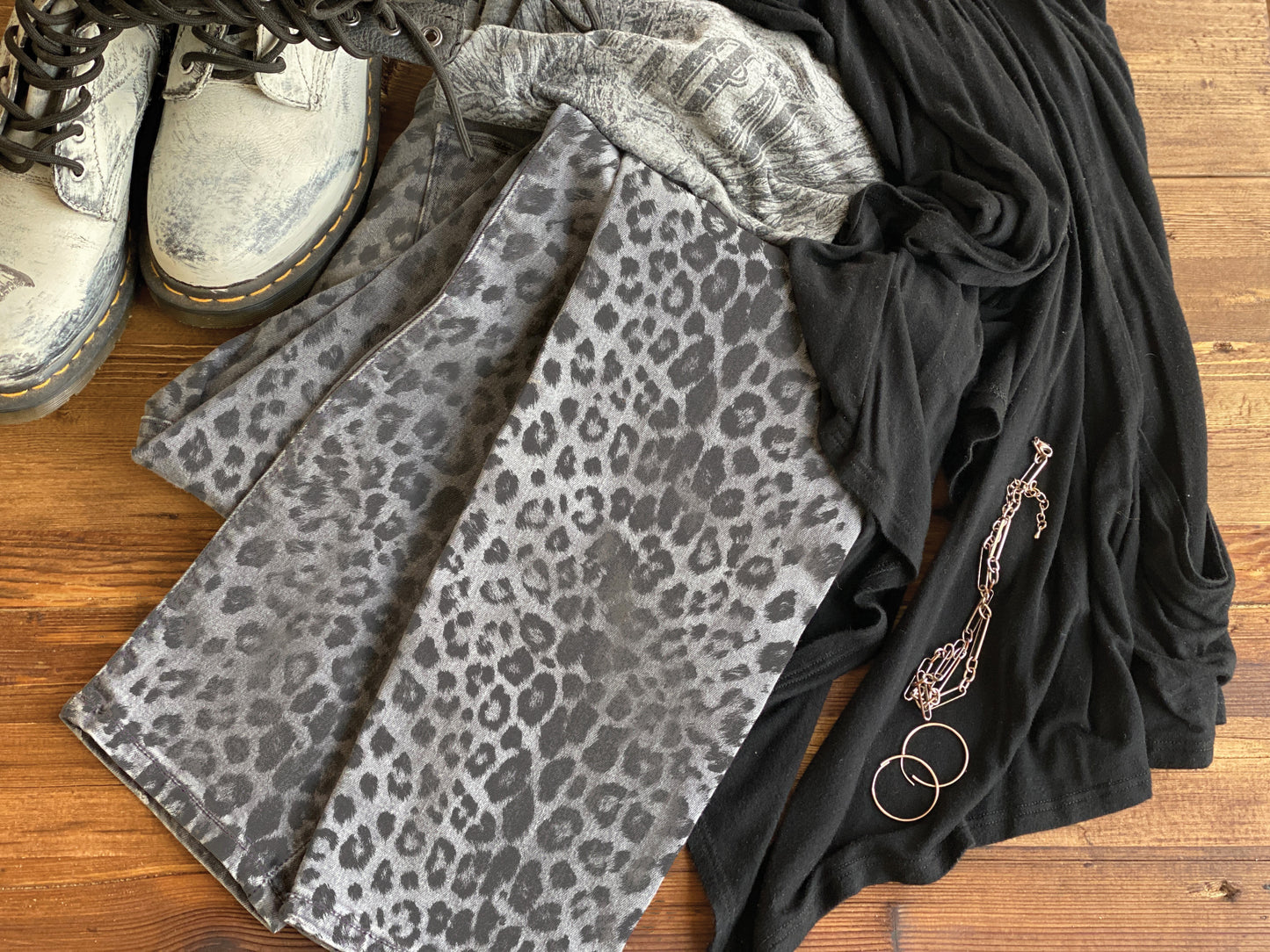 Catwalk 12x12" Decor Stamp by Iron Orchid Designs (IOD)