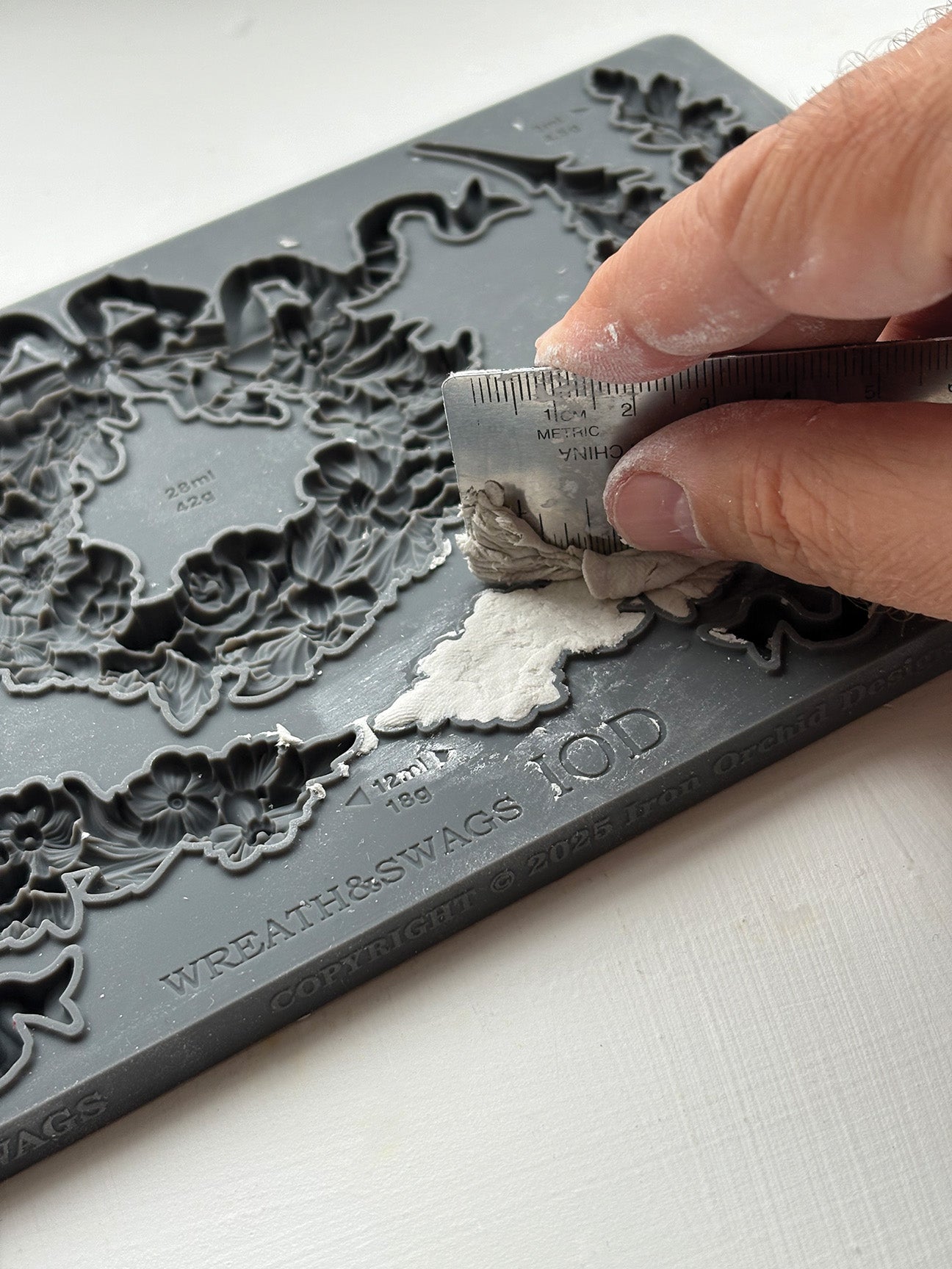 Wreath & Swags 6x10" Decor Mould by Iron Orchid Designs (IOD)